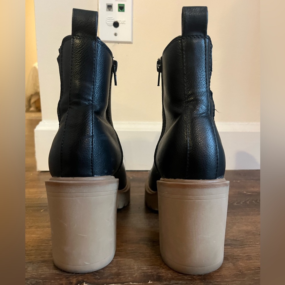 Black Chelsea Boots - Picture 6 of 8